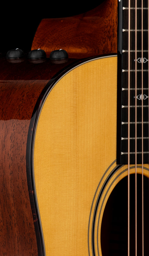 Taylor Custom Shop Select 318e #24100 (NAMM Demonstration Model)