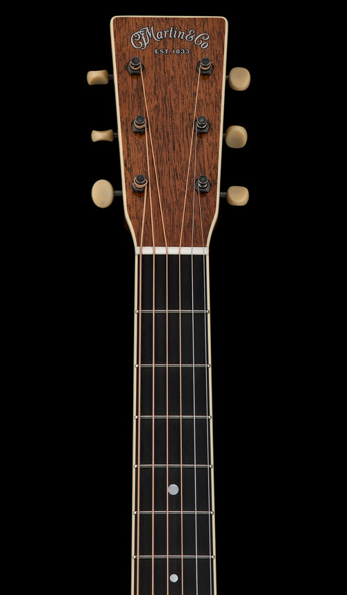 Used Martin Custom Shop 00-18 Mahogany Slope Shoulder #06764 with Original Hard Case