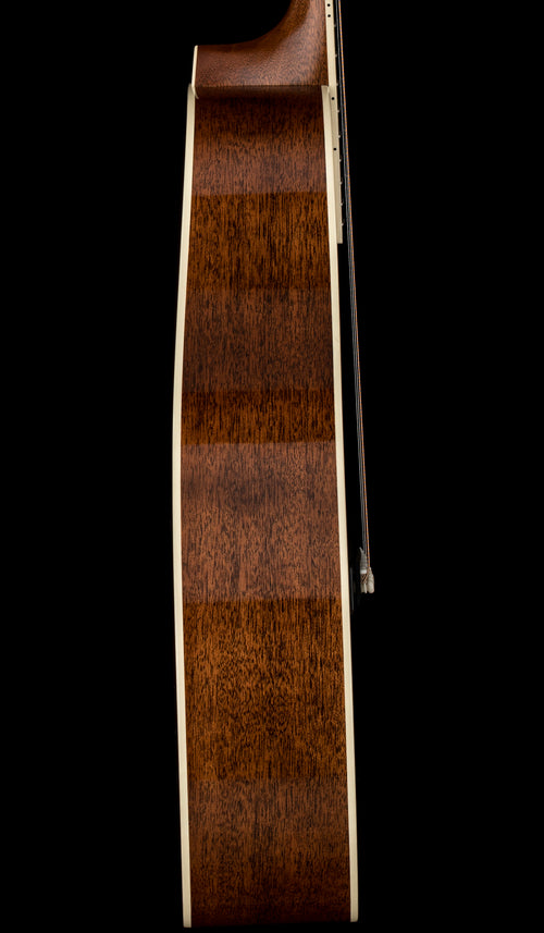 Used Martin Custom Shop 00-18 Mahogany Slope Shoulder #06764 with Original Hard Case