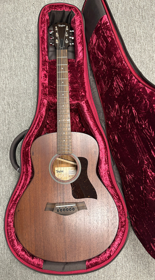 Used Taylor GTe Mahogany (2022) #62026 with Original Gig Bag