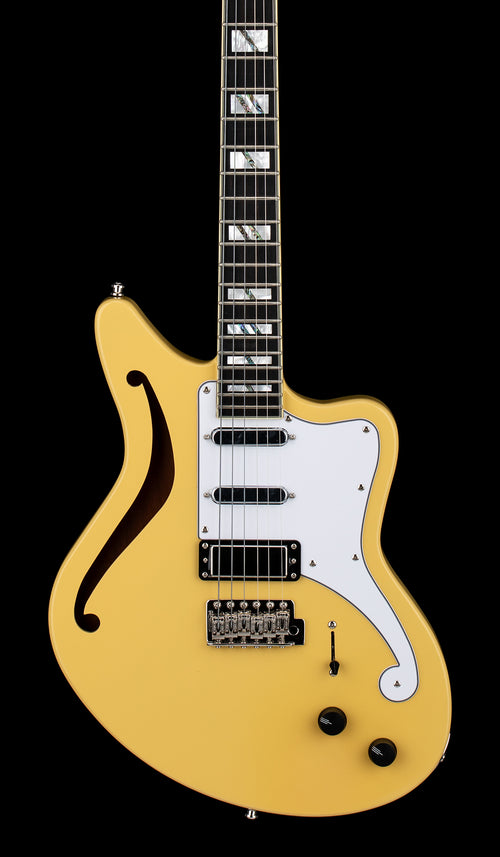 D'Angelico Deluxe Bedford SH - Vintage Cream #02002 (B-Stock)
