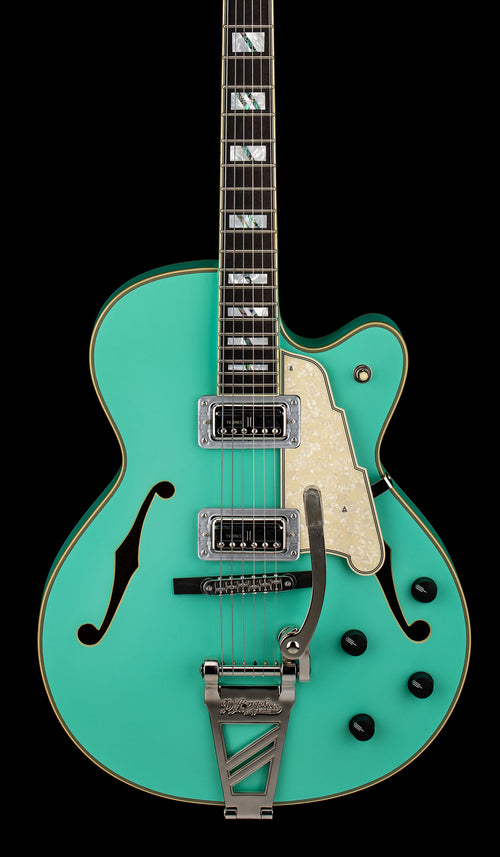 D'Angelico Deluxe 175 LE - Matte Surf Green #03194 (B-Stock)