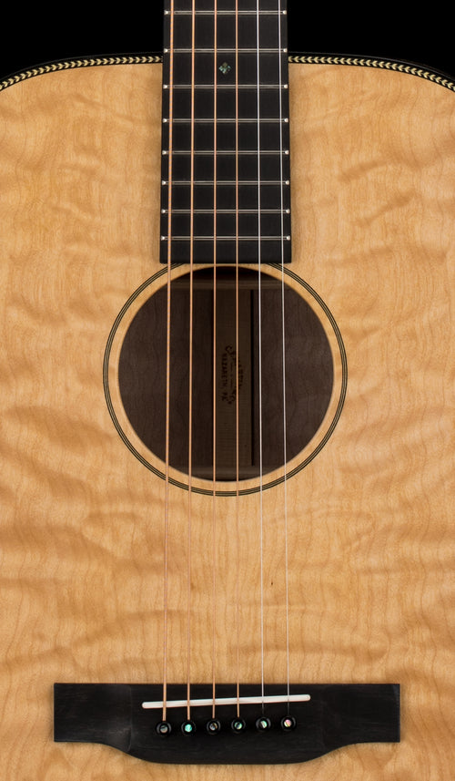 Martin Custom Shop 00-28 Style Master Grade Deep Quilt Maple (Empire Music Spec) #29854