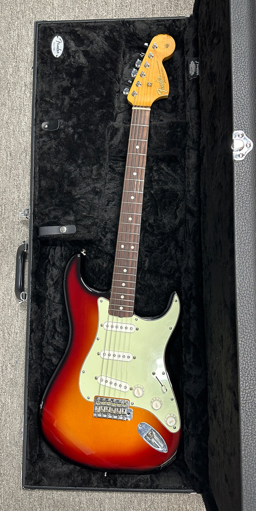 Used Fender Vintera III Late '60s Stratocaster (2026) - 3-Color Sunburst #18142 with Original Hard Case