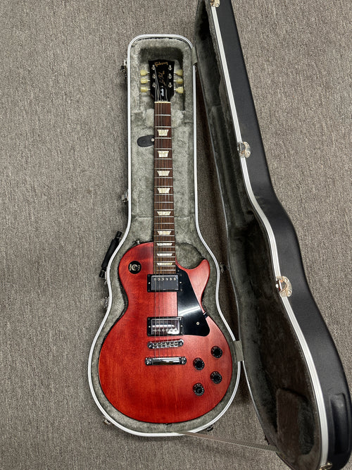Used Gibson Les Paul Studio (2011) - Worn Cherry #10631 with Hard Case