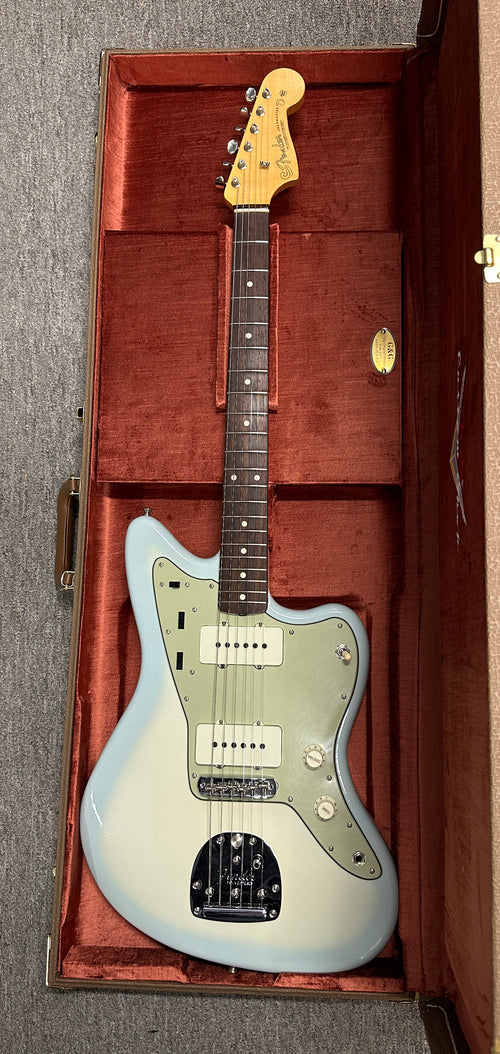 Used Fender Custom Shop Chicago Music Exchange Special '62 Jazzmaster DLX Closet Classic (2024) - Super Aged Olympic White/Sonic Blue Burst #34547 with Original Hard Case