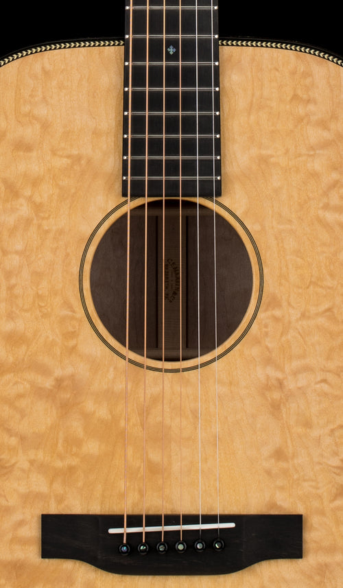 Martin Custom Shop 00-28 Style Master Grade Deep Quilt Maple (Empire Music Spec) #29853