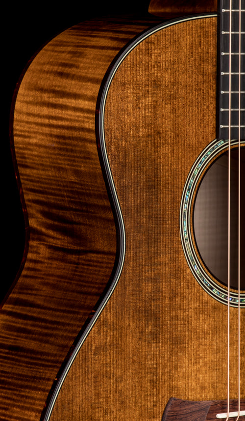 Taylor Benchmark Custom Gold Label Super Auditorium Lutz Spruce and Big Leaf Maple #56103