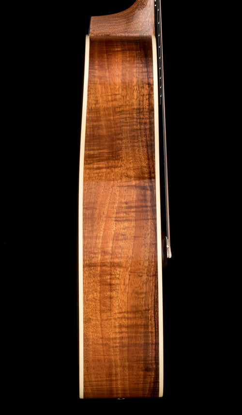 Taylor Benchmark Custom Gold Label Grand Concert Western Red Cedar and Hawaiian Koa #06098