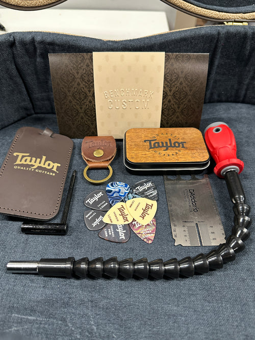 Taylor Benchmark Custom Gold Label Super Auditorium Lutz Spruce and Honduran Rosewood #96100