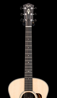 Taylor Benchmark Custom Gold Label Super Auditorium Lutz Spruce and Honduran Rosewood #96100