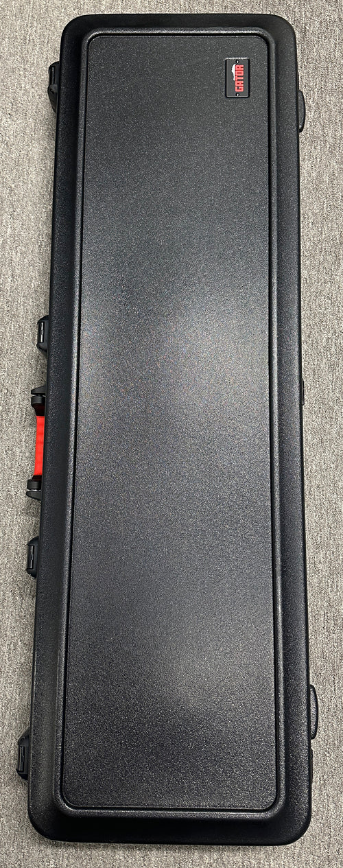 Used Sire Marcus Miller P7 (2021) - Antique White #60399 with Hard Case