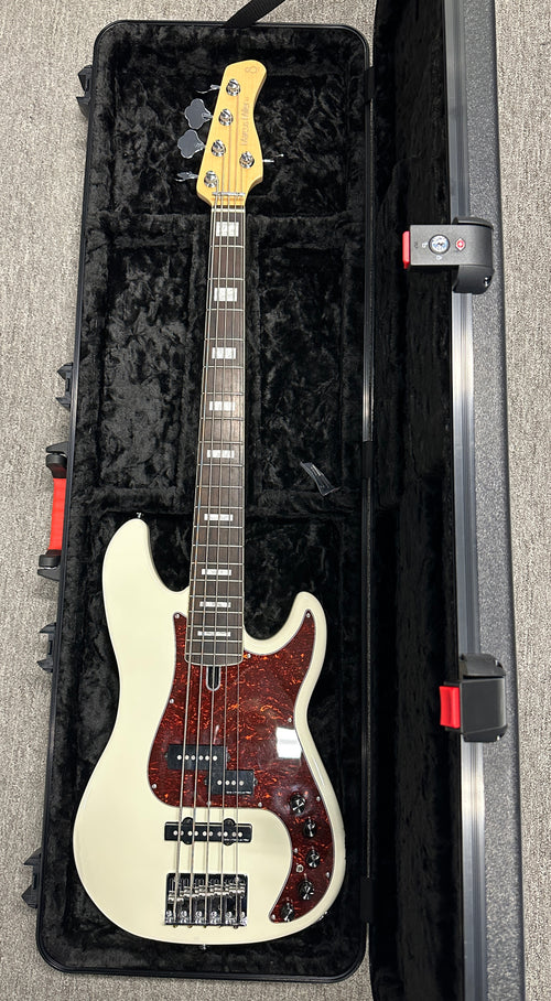 Used Sire Marcus Miller P7 (2021) - Antique White #60399 with Hard Case