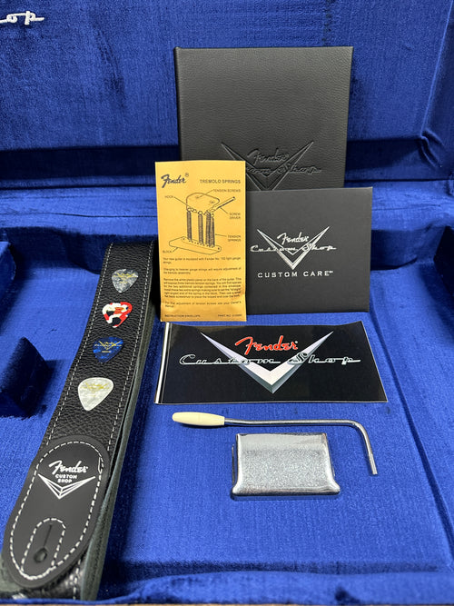 Fender Custom Shop Masterbuilt Dale Wilson 1961 Stratocaster Heavy Relic - Dark Lake Placid Blue over Lake Placid Blue #91709