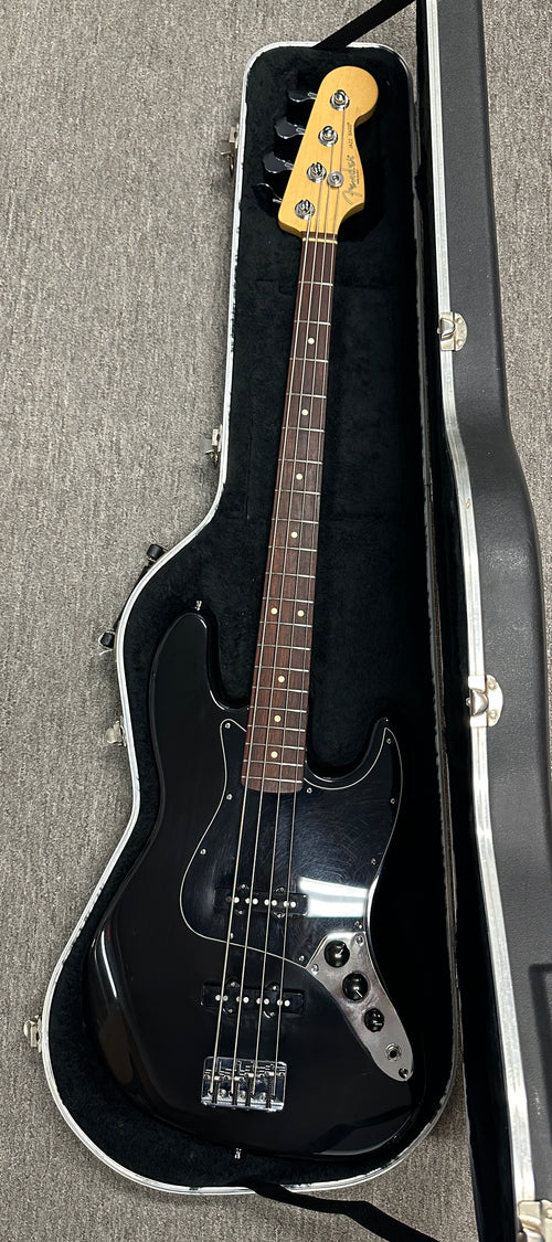 Used Fender American Jazz Bass (2000-2003) - Black #85472 with Molded Hard Case