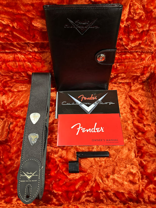 Used Fender Custom Shop 1966 Jazz Bass Journeyman Relic (2021) - Aged Daphne Blue with Original Hard Case