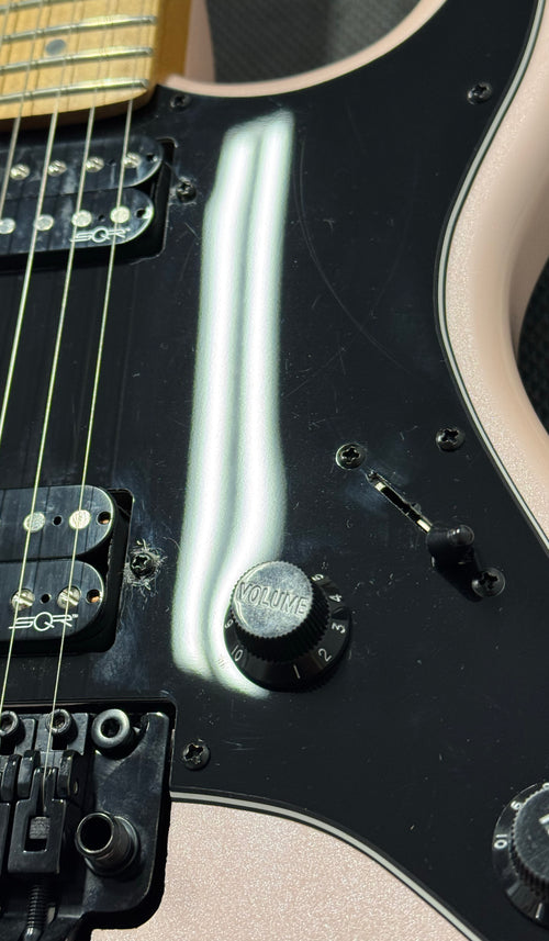 Used Squier Contemporary Stratocaster HH FR (2022) - Shell Pink Pearl #04391 with Gig Bag