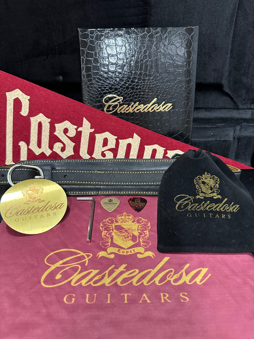 Castedosa Guitars Halcón Standard - Aged Candy Apple Red #490