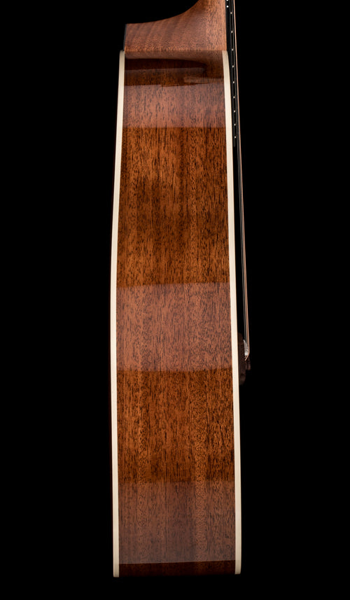 Taylor Gold Label 517e - Sunburst #85030 (NAMM 2026)