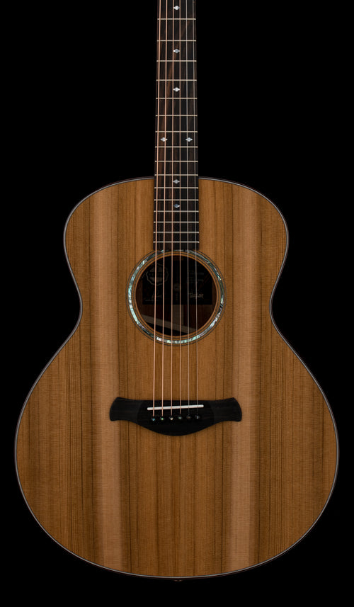 Taylor Custom Shop Gold Label SA Western Red Cedar/Tasmanian Blackwood #56102