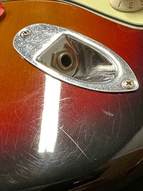 Fender Dealer Exclusive Vintera II Road Worn '60s Stratocaster - 3-Color Sunburst #40976 (Open Box)