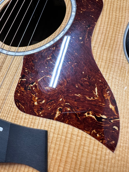 Used Taylor 214ce DLX (2020) - Natural #70288 with Original Hard Case