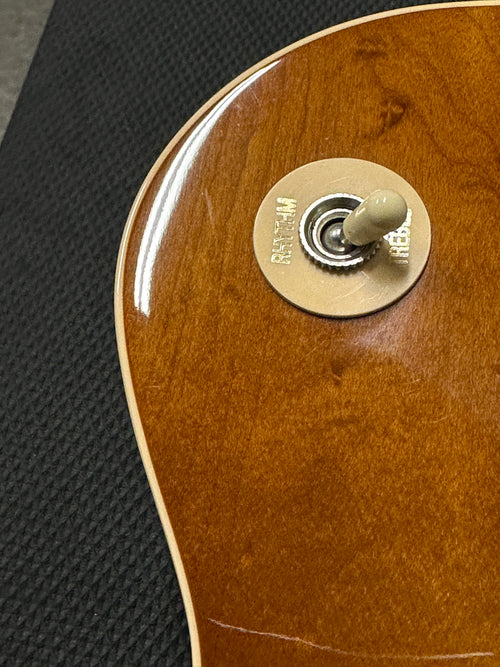 Used Gibson Les Paul Classic (2019) - Honeyburst #33082 with Original Hard Case