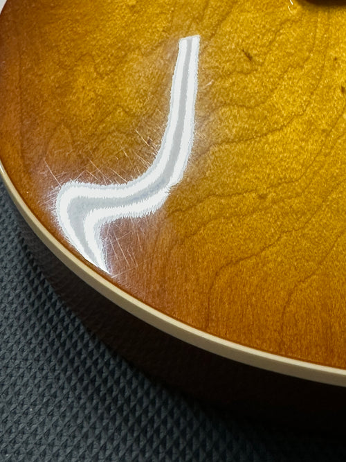 Used Gibson Les Paul Classic (2019) - Honeyburst #33082 with Original Hard Case