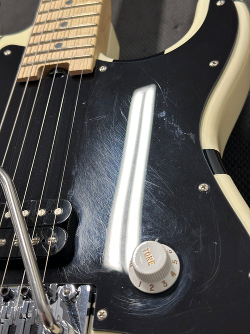Used EVH Striped Series (2019) - White with Black Stripes #01158