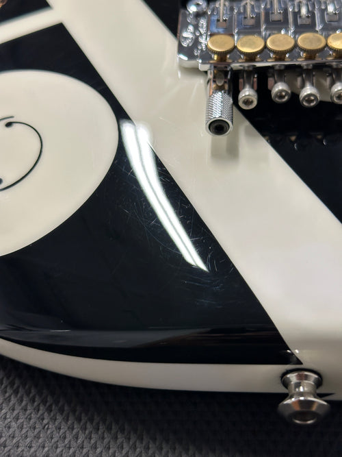 Used EVH Striped Series Circles (2014) - Black and White Crop Circles #00889