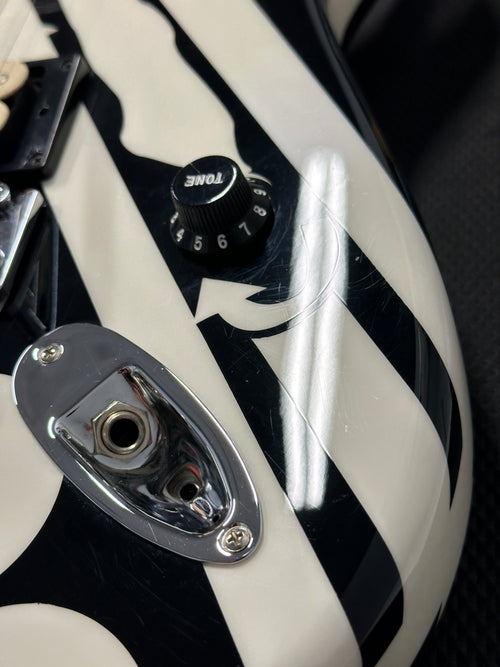 Used EVH Striped Series Circles (2014) - Black and White Crop Circles #00889