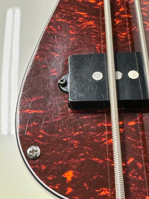 Used Sire Marcus Miller P7 (2021) - Antique White #60399 with Hard Case