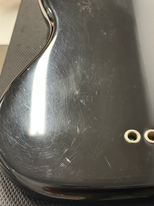 Used Fender American Jazz Bass (2000-2003) - Black #85472 with Molded Hard Case