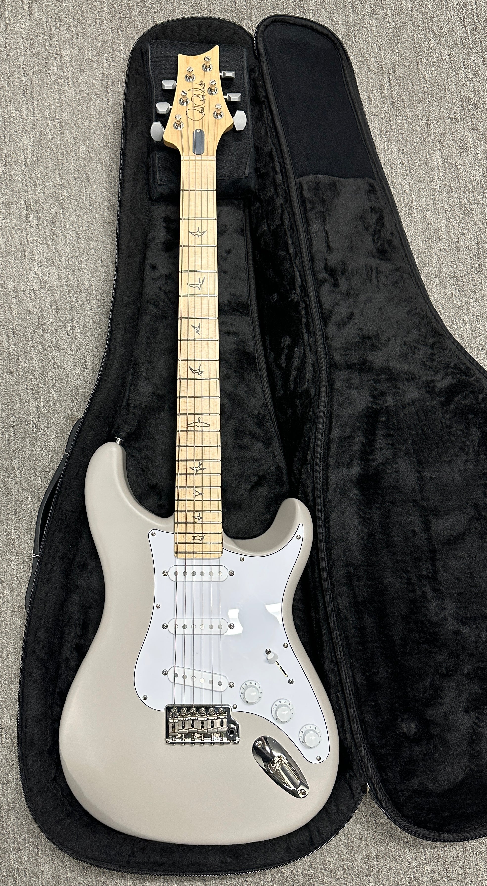 Used PRS John Mayer Silver Sky (2024) - Moc Sand Satin – Empire Music