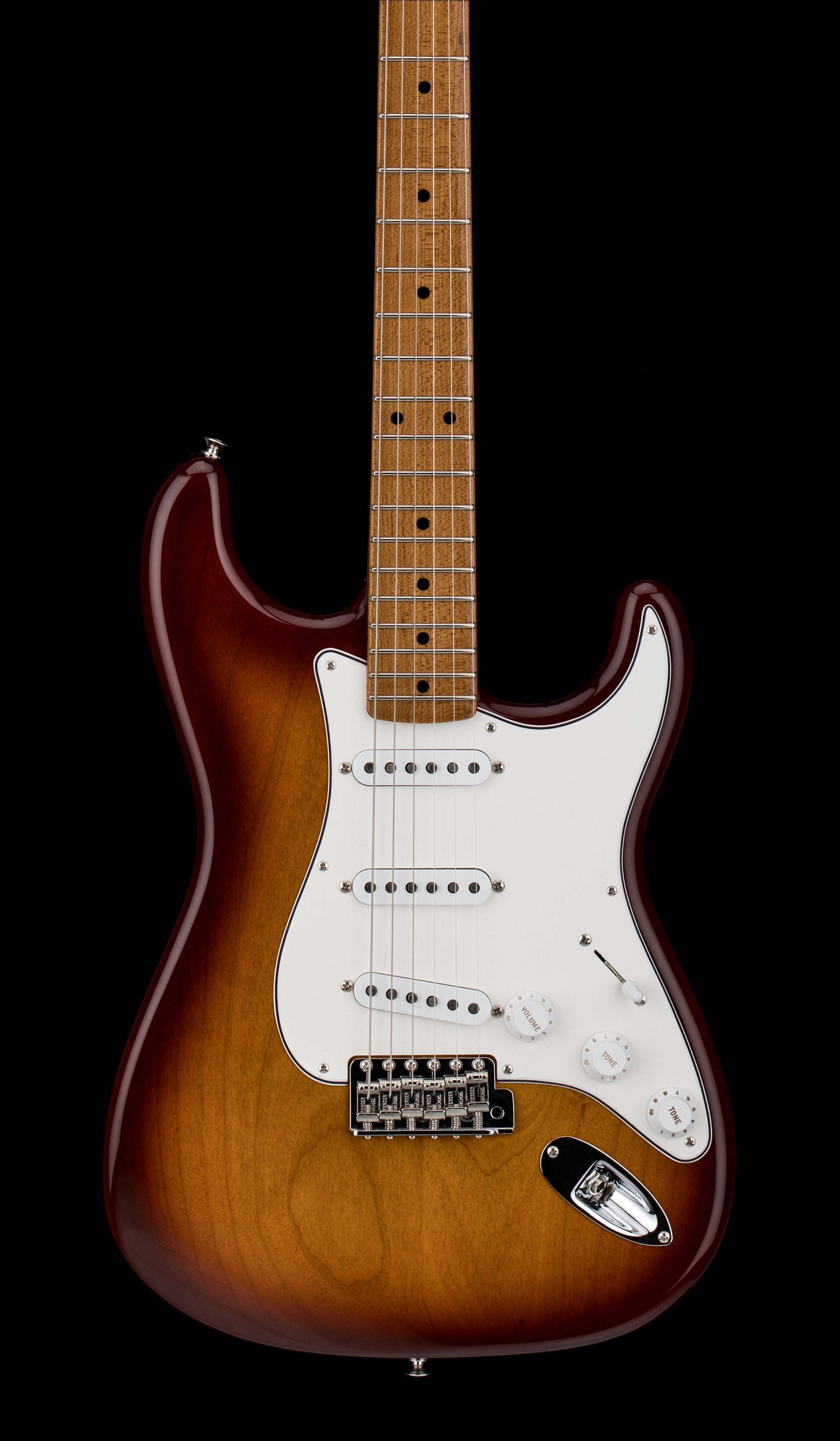 tobacco burst fender Player Stratocaster Plus Top Pau Ferro Sunburst Respecting our heritage while maintaining our innovative spirit Fender Custom Shop Empire 59