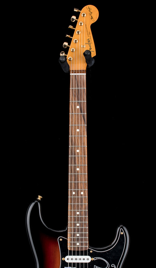 Fender Stevie Ray Vaughan Stratocaster - 3-Color Sunburst #77392