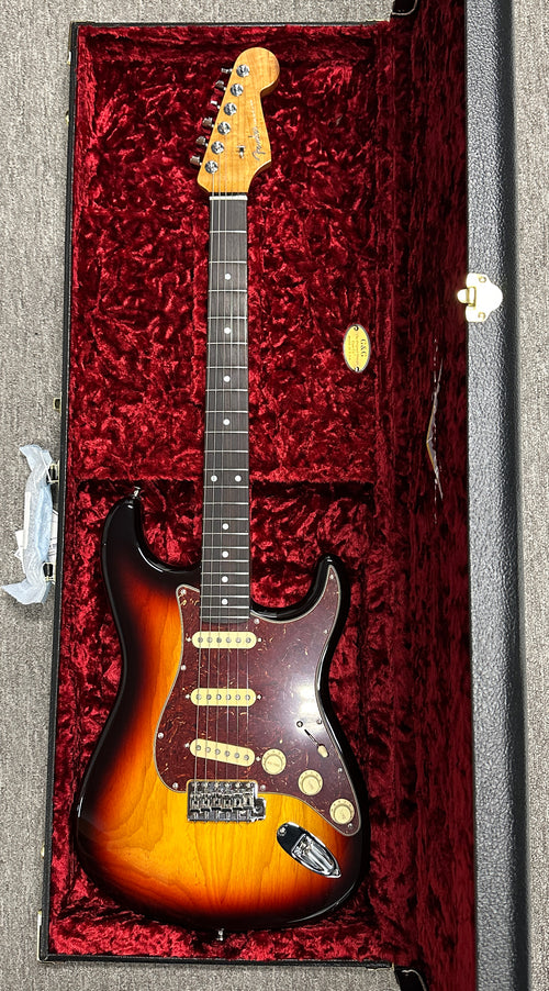 Used Fender Custom Shop American Custom Stratocaster NOS (2024) - Chocolate 3-Color Sunburst #17134 with Original Hard Case