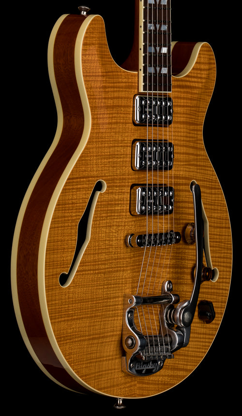 Used Hamer Custom Shop Newport (2005) - Amber #54375 with Original Hard Case
