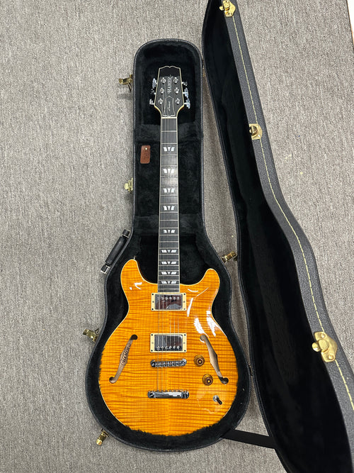 Used Hamer Custom Shop Newport Pro (2003) - Amber #52665 with Original Hard Case