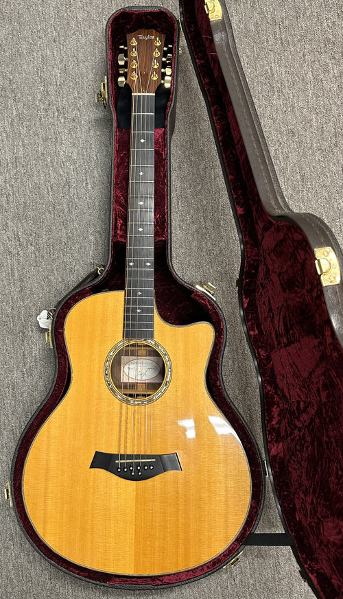 Used Taylor Baritone-8 (2011) #02107 with Original Hard Case