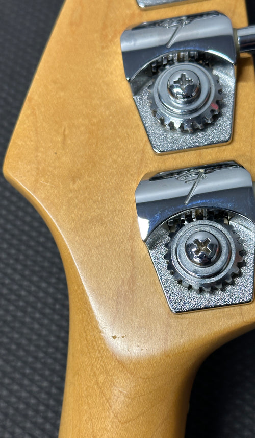 Used Fender Jazz Bass Plus (1992) - Sunburst #06820 with Gig Bag