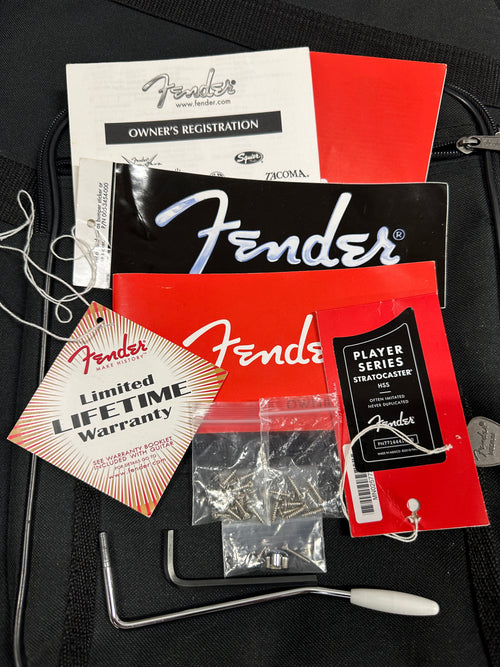 Used Fender Classic Series 70s Stratocaster (2014) - Olympic White #78005 with Original Gig Bag