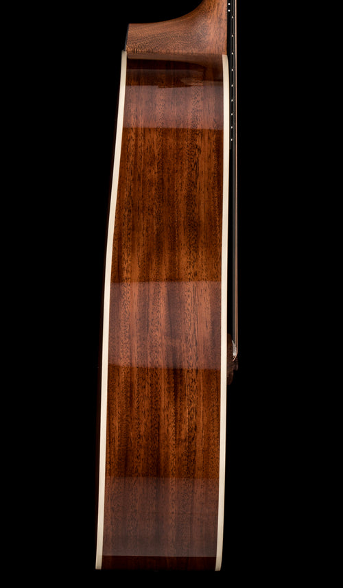 Taylor Gold Label 517e - Sunburst  #95022 (NAMM 2026)