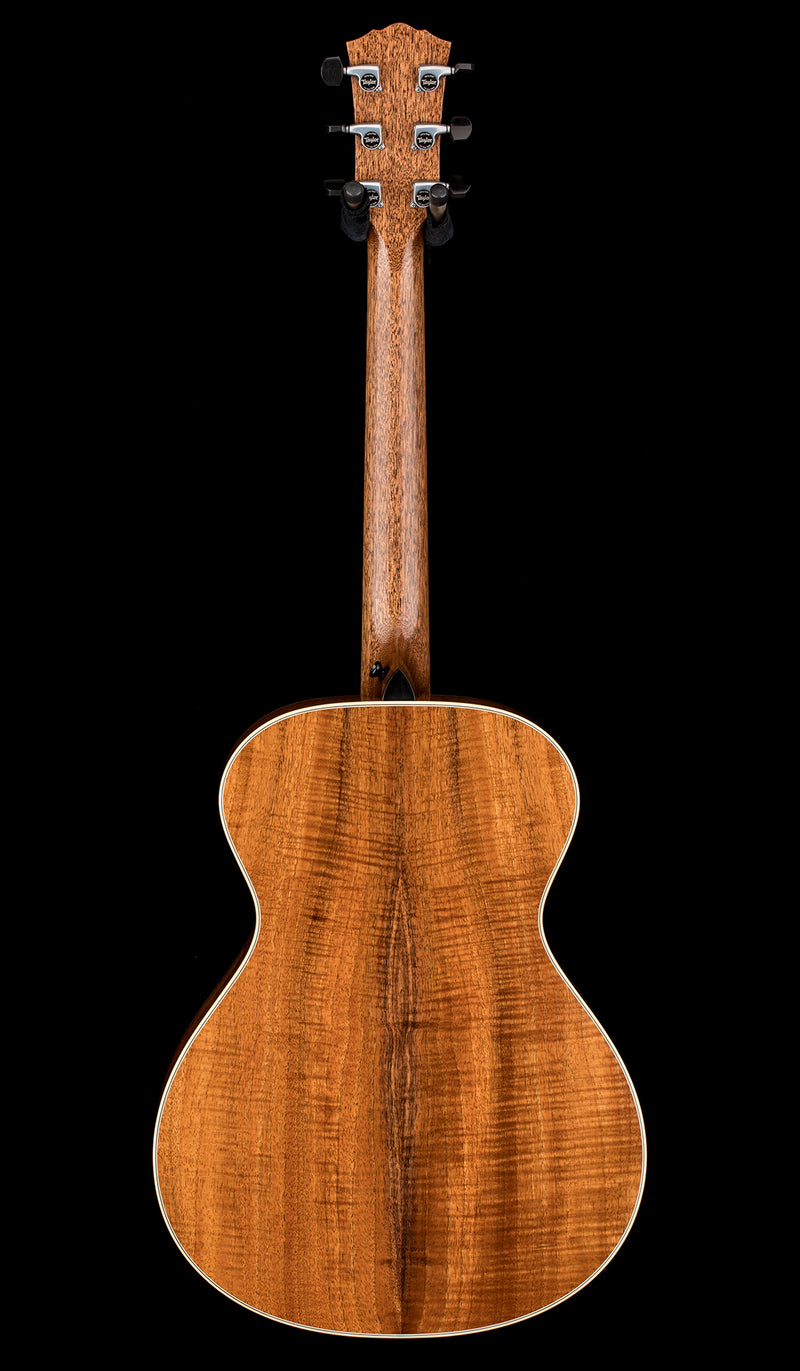 Taylor Benchmark Custom Gold Label Grand Concert Western Red Cedar and Hawaiian Koa #06098