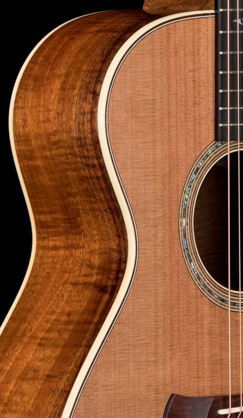 Taylor Benchmark Custom Gold Label Grand Concert Western Red Cedar and Hawaiian Koa #06098