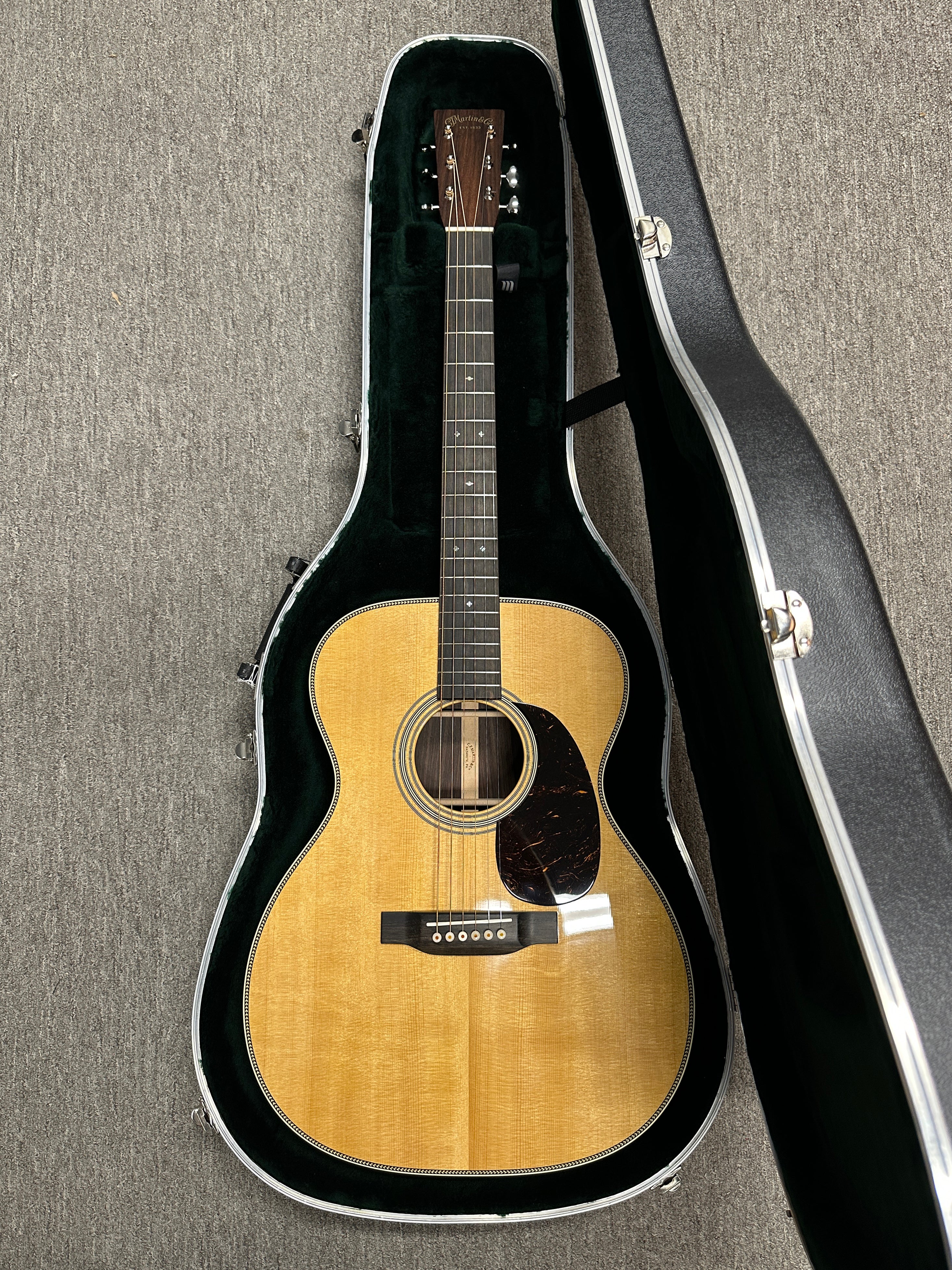 Used Martin 000-28 (2025) - Natural #74052 with Original Hard Case