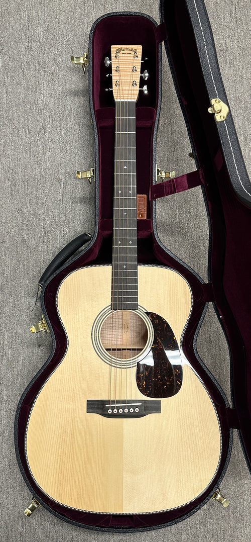 Used Martin Custom Shop "J" Jumbo 28 Style Adirondack Spruce/Pacific Big Leaf Flamed Maple Russo Music Spec #32521