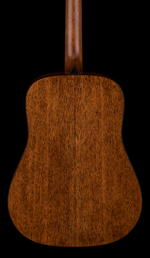 Martin D-18 - 1933 Ambertone #87401 (2025)