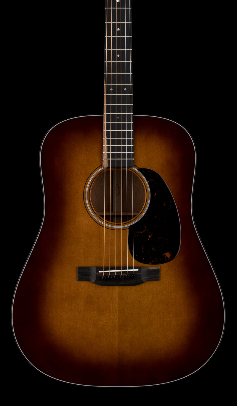Martin D-18 - 1933 Ambertone #87401 (2025)