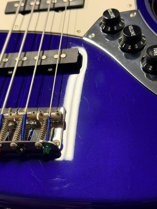 Used Fender Standard Jazz Bass Fretless (2001) - Midnight Blue #76419 with Hard Case